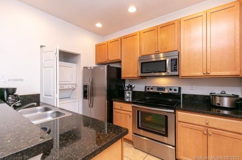 1120 146th Ter, Hollywood FL  33027-6165 exterior