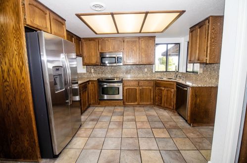 621 Del Oro St, Woodland CA  95695-5040 exterior