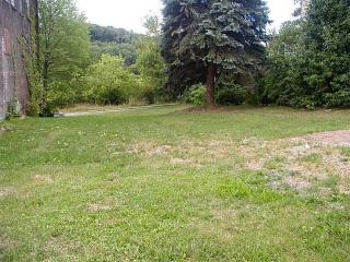 102 Bessemer Ave, Lyndora, PA 16045-1005