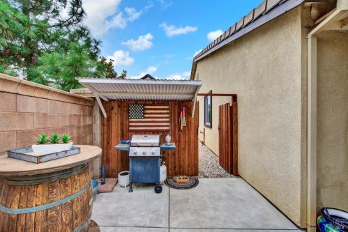 8001 Finchley Ct, Vacaville CA  95687-8253 exterior