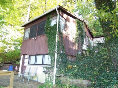 8574 Lake Rd, Batavia, NY 14020-9628