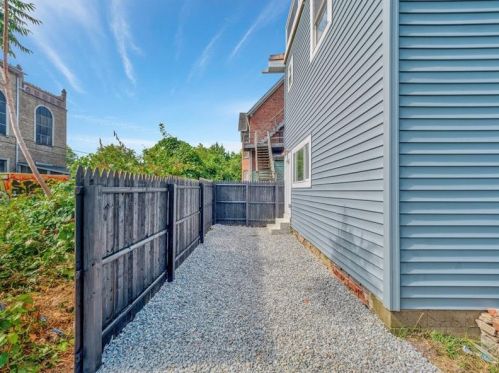 500 Mellon St, Pittsburgh PA 15206-2422 exterior