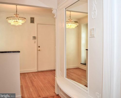 1291 Lamplighter Way, Herndon VA  20194-1322 exterior