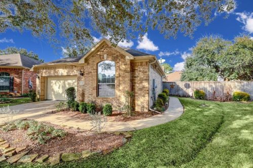 1309 Modena Dr, Pearland, TX 77581-5337