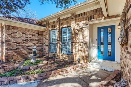 1002 Woodhaven Ct, Euless, TX 76039-7726