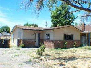 6216 Hermosa St, Sacramento CA  95822-3738 exterior