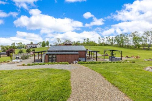 17978 Nashport Rd, Nashport OH  43830-4601 exterior