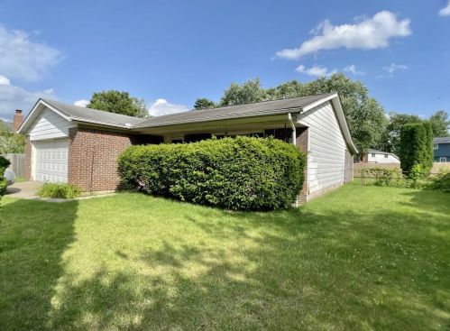 2741 Parlin Dr, Darbydale, OH 43123-1731