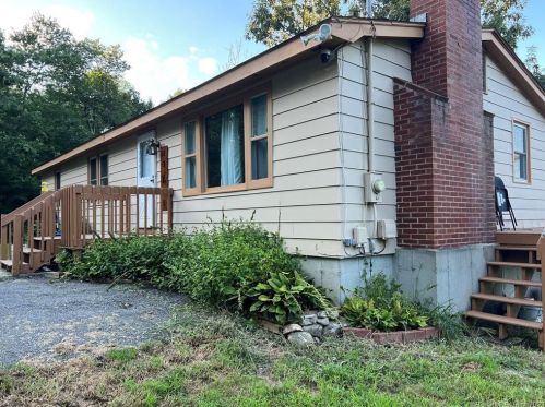 422 Brooklyn Rd, Pomfret Center, CT 06259-2406
