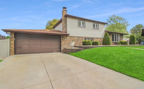 637 Peach Tree Ct, Dyer, IN 46311-1853