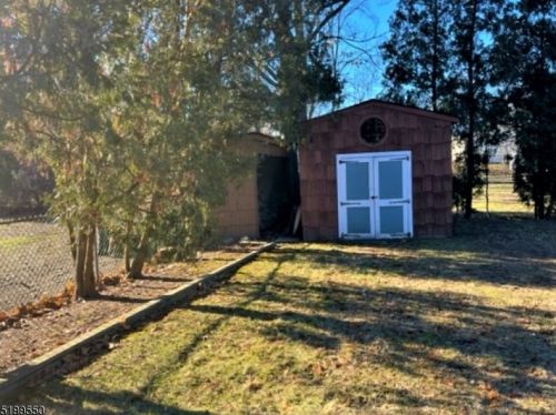 3 Spartan Ave, Parsippany NJ  07054-4828 exterior