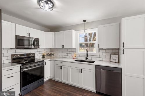 482 Rittenour Rd, Edinburg VA  22824-2928 exterior