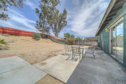 725 Dallas Ave, San Bernardino CA  92410-1127 exterior