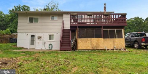 8813 Sylvania St, Lorton VA  22079-1612 exterior