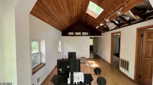 21 Pheasant Ln, West Milford NJ  07480-4008 exterior