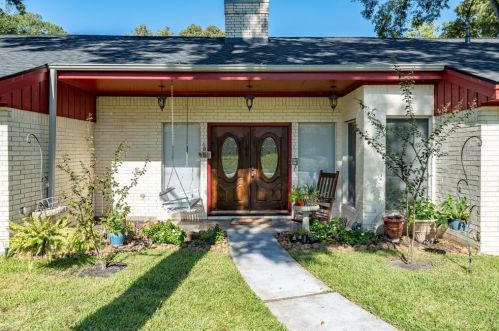 100 Kirkwood Ln, Conroe TX  77304-1724 exterior