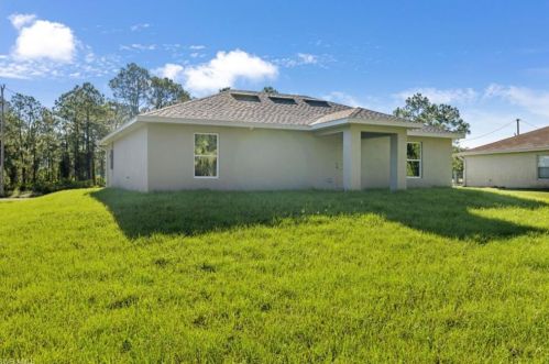 877 Milwaukee Blvd, Lehigh Acres, FL 33974-4582