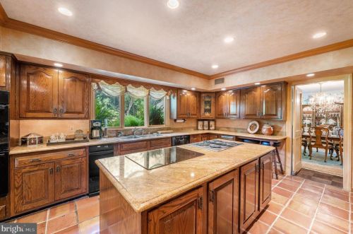 71 Tunbridge Rd, Haverford PA  19041-1038 exterior