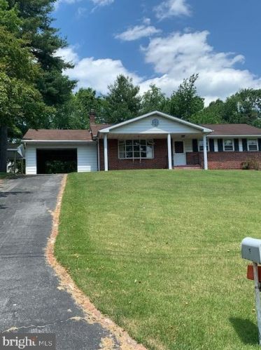 19 Bryn Mawr Ave, Primrose, PA 17901-8646