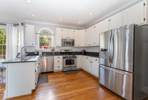 5317 Highstream Ct, Greensboro NC  27407-5825 exterior