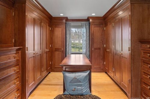 39 Cedar Ln, Ridgefield CT  06877-5301 exterior