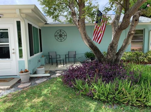 2742 Sherbrooke Ln, Palm Harbor, FL 34684-2537