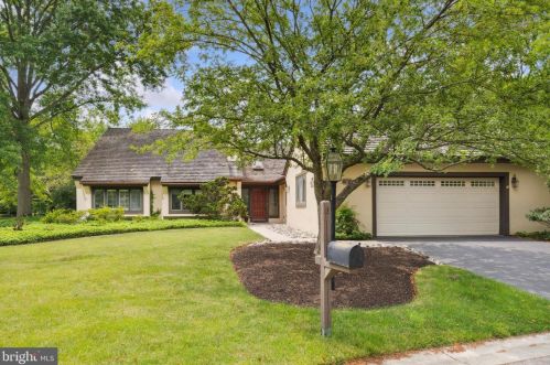 8 Withers Ln, Blue Bell, PA 19422-2468