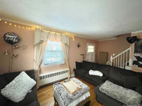 129 Ashton St, Bridgeport, CT 06606-2616