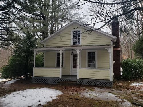 110 Falls Rd, Moodus, CT 06469-1212