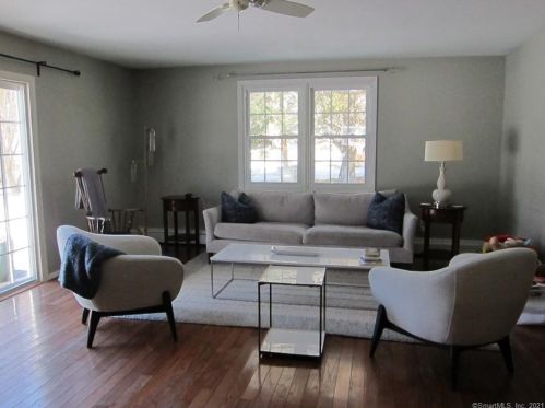 39 Kellogg St, Ridgefield, CT 06877-3703