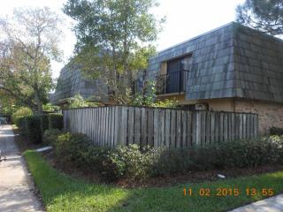 5275 Coral Ct, Orlando FL  32811-6707 exterior