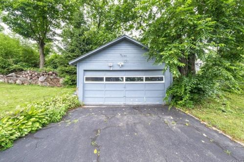 24 Orchard St, Marlborough NY  12542-6149 exterior