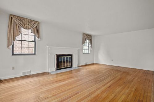 765 Highvue Rd, Pittsburgh, PA 15228-2537