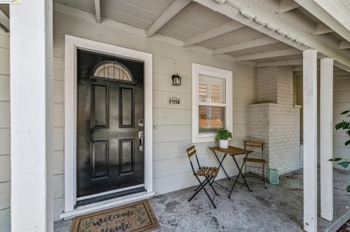 8437 Golf Links Rd, Oakland CA  94605-4118 exterior