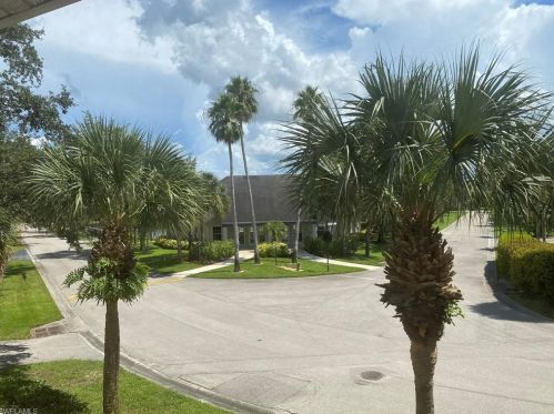 26747 Little John Ct, Bonita Springs, FL 34135-6378