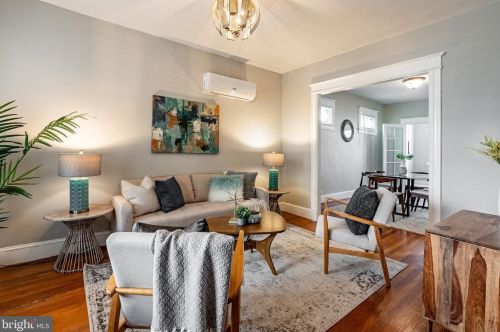 1285 Owen Pl, Washington, DC 20002-2807