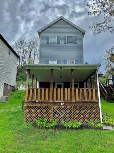 616 Sellers Ave, Jeannette, PA 15644-1672