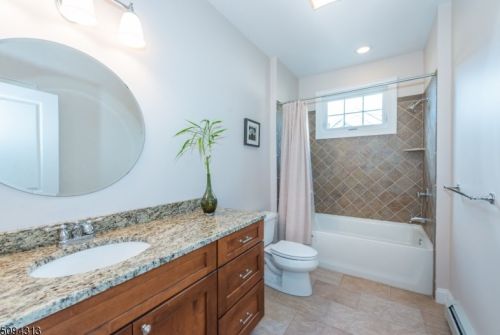 17 Kennedy Rd, Greystone Park NJ  07950-2311 exterior