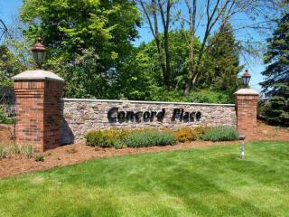 10723 Winslow Dr, Thiensville, WI 53092-5059