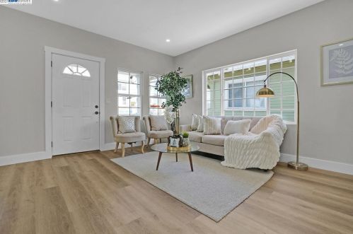 1324 76th Ave, Oakland CA  94621-2734 exterior