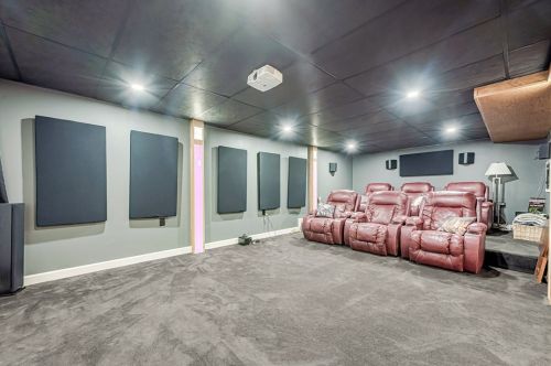 10 Chamber Plz, North Charleroi PA  15022-1601 exterior