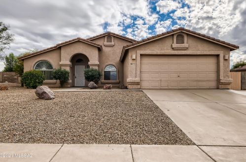 8782 La Palma Dr, Tucson, AZ 85747-5616