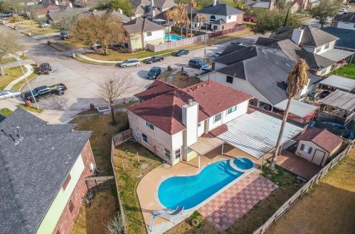 421 Spencer Lndg Ln, Morgans Point TX  77571-9147 exterior