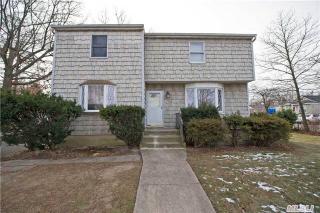 257 Reade Ave, North Lindenhurst, NY 11757-4618