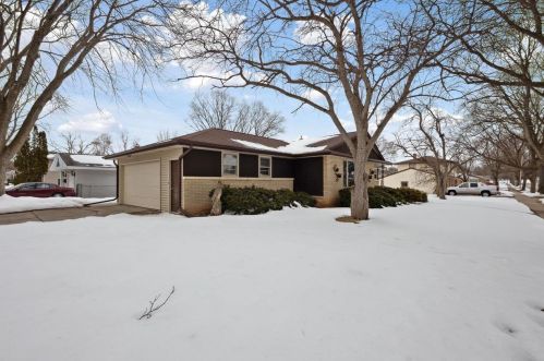 1510 Briquelet St, Green Bay, WI 54304-3106