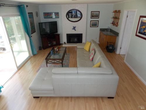 1564 Cunningham Way, Santa Rosa CA  95403-2342 exterior