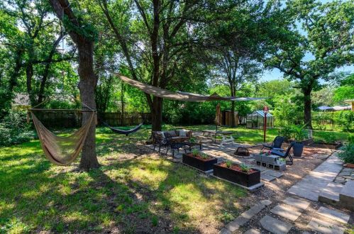 2503 Glenwood Ln, Denton TX  76209-1125 exterior