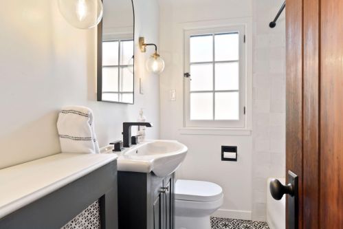 3801 Ewing Ave, Minneapolis MN  55410-1051 exterior