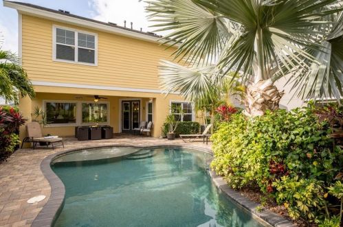 7308 Milestone Dr, Ruskin FL  33572-1740 exterior