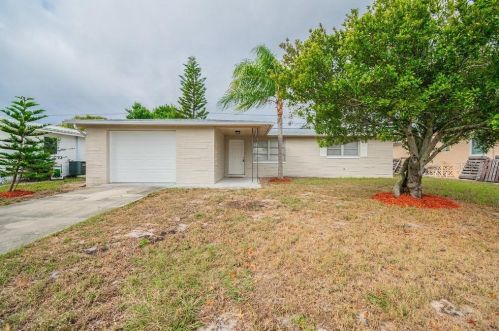 2301 Roselawn Dr, Tarpon Springs, FL 34691-3552